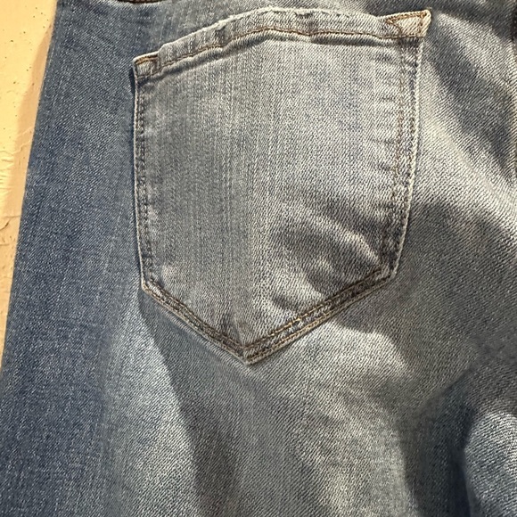 KanCan distressed high rise skinny jeans size 9/28 super cute 
T3 - Picture 8 of 16